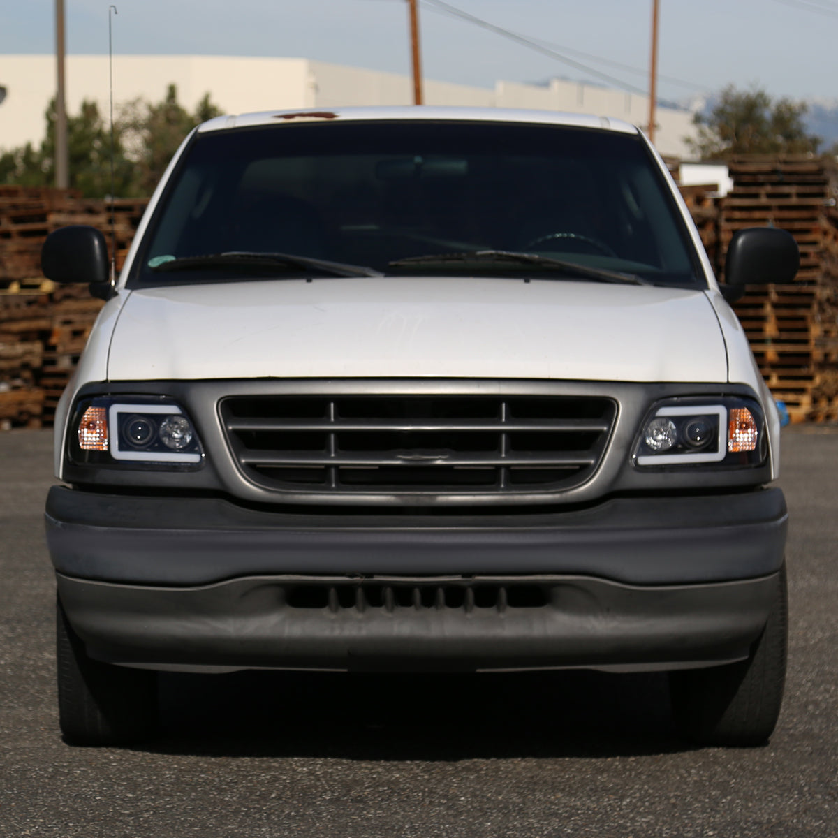 1997-2004 Ford F-150 / 1997-2002 Expedition LED C-Bar Projector Headlights (Black Housing/Clear Lens)