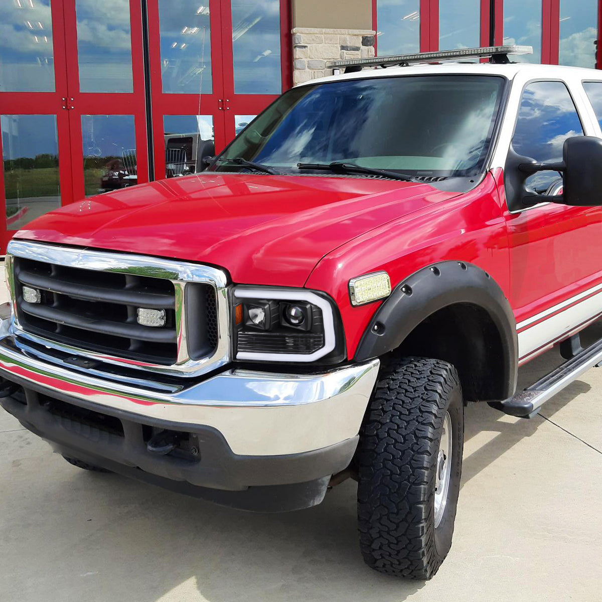 1999-2004 Ford F-250/F-350/F-450/F-550 /2000-2004 Ford Excursion LED Bar Projector Headlights (Matte Black Housing/Clear Lens)