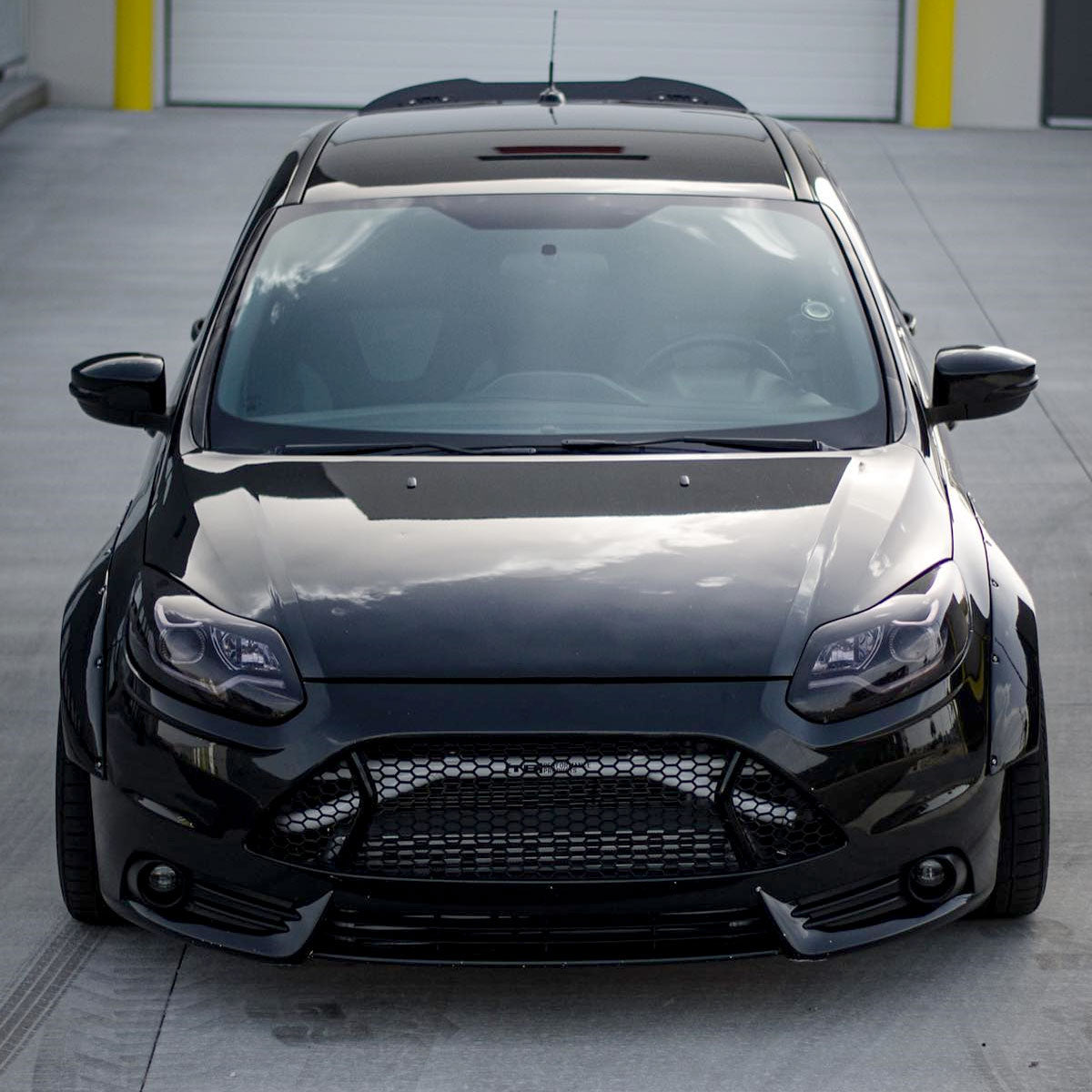 2012-2014 Ford Focus Projector Headlights w/ LED Light Strip & Sequential Turn Signal Lights (Matte Black Housing/Clear Lens)