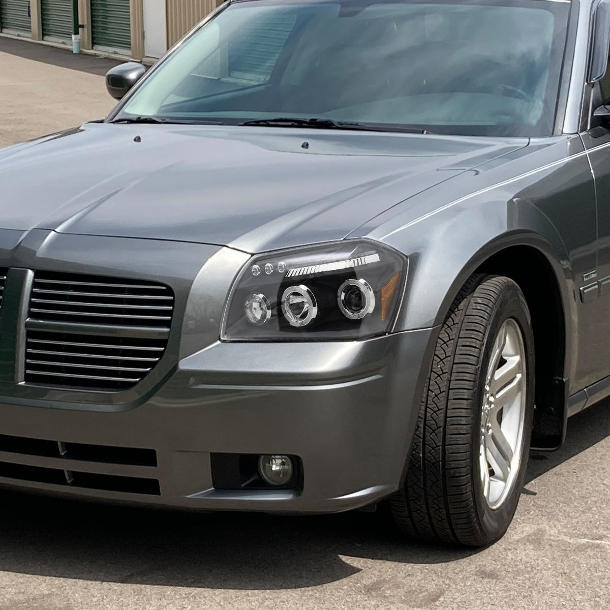 2005-2007 Dodge Magnum Dual Halo Projector Headlights (Matte Black Housing/Clear Lens)