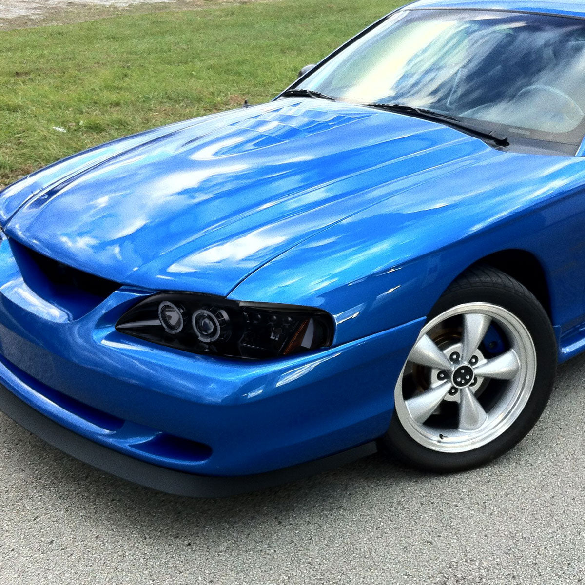 1994-1998 Ford Mustang Dual Halo V2 Projector Headlights (Glossy Black Housing/Smoked Lens)