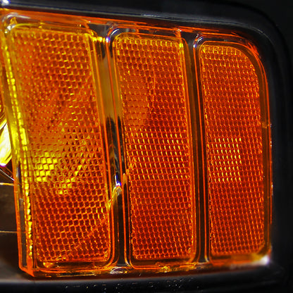 1999-2004 Ford Mustang Projector Headlights w/ Amber Reflectors (Matte Black Housing/Clear Lens)