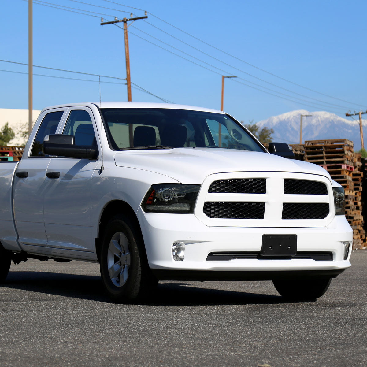 2009-2018 Dodge RAM 1500 / 2019-2021 RAM Classic / 2010-2018 RAM 2500 3500 Switchback Sequential LED Bar Projector Headlights (Jet Black Housing/Smoked Lens)