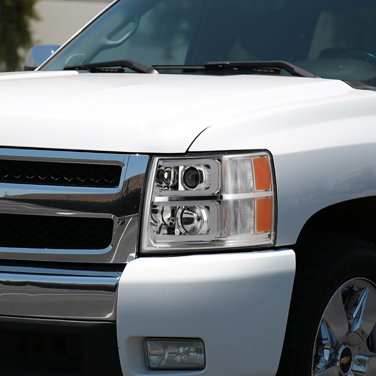 2007-2013 Chevrolet Silverado 1500/ 2007-2014 Silverado 2500HD 3500HD Dual LED C-Bar Projector Headlights (Chrome Housing/Clear Lens)
