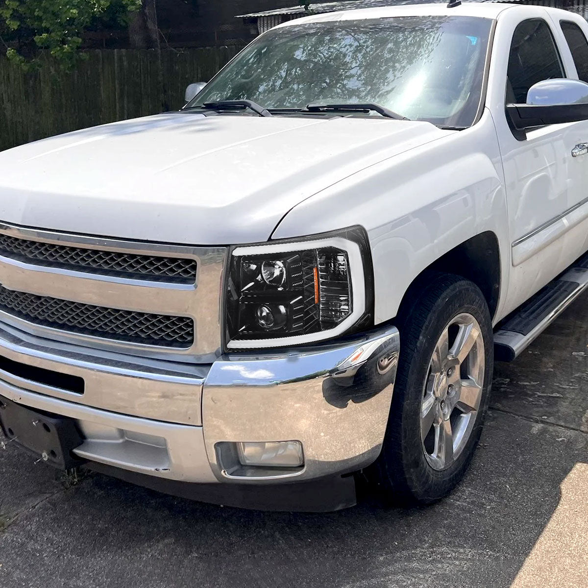 2007-2014 Chevrolet Silverado 1500/2500HD/3500HD LED C-Bar Projector Headlights (Jet Black Housing/Clear Lens)