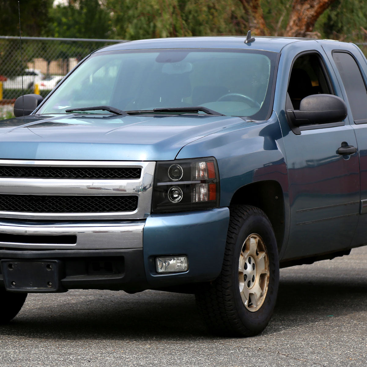 2007-2013 Chevrolet Silverado 1500 2500 3500 LED Strip Dual Halo Projector Headlights (Matte Black Housing/Smoked Lens)