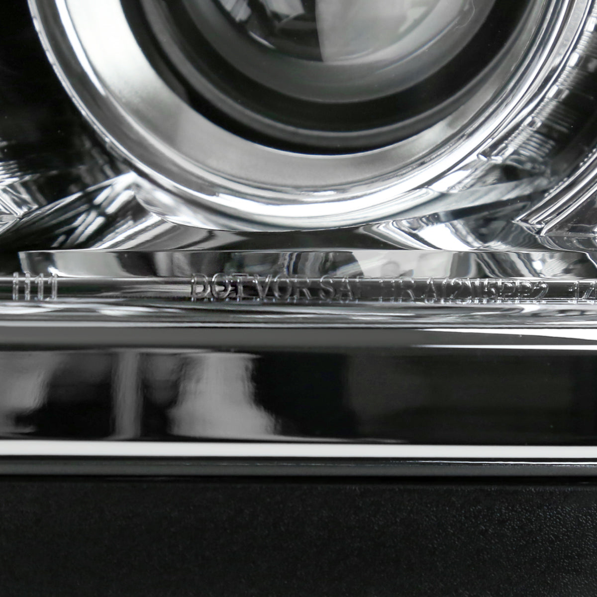 2014-2015 Chevrolet Silverado 1500 Projector Headlights (Chrome Housing/Clear Lens)