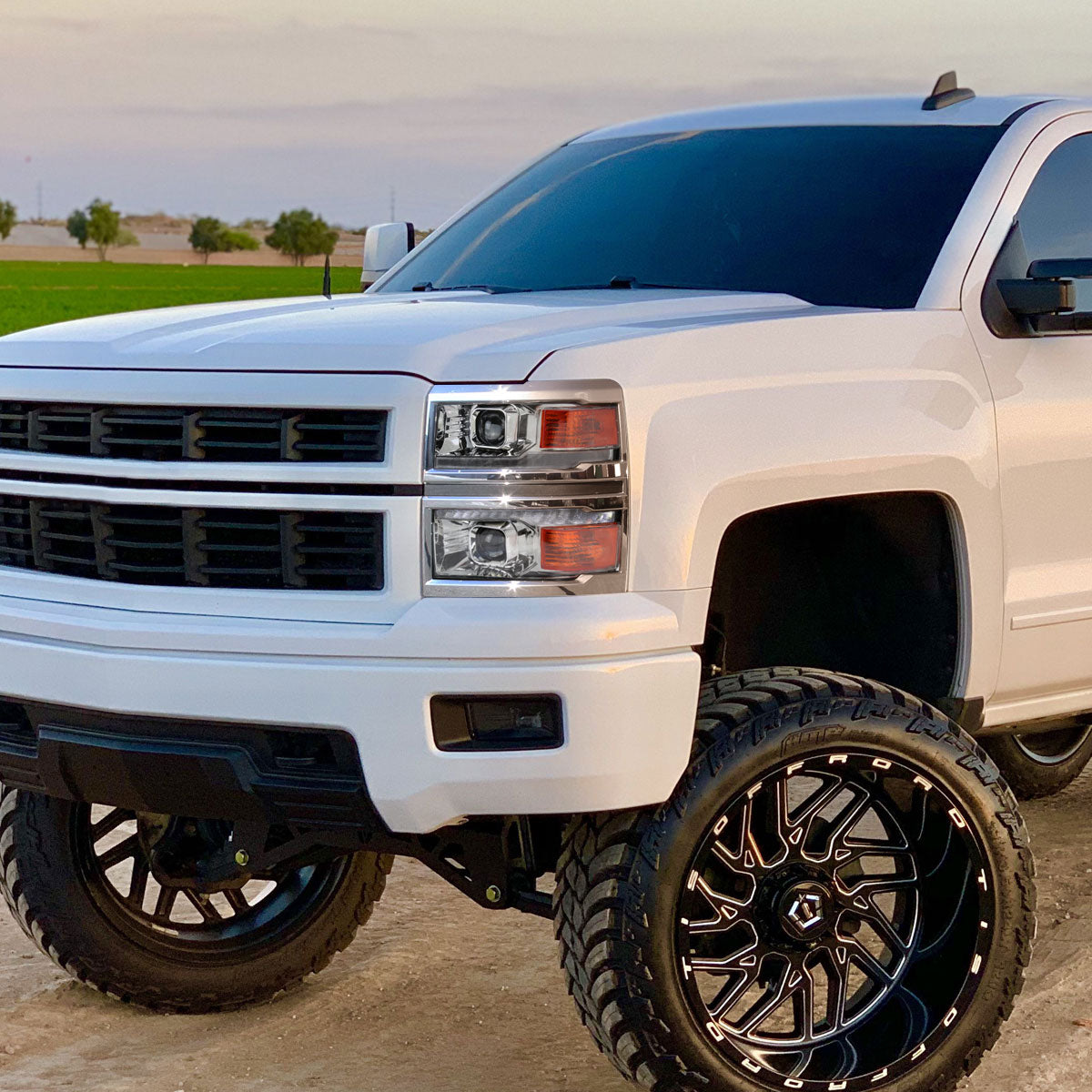 2014-2015 Chevrolet Silverado 1500 Switchback Sequential LED Bar Projector Headlights (Chrome Housing/Clear Lens)