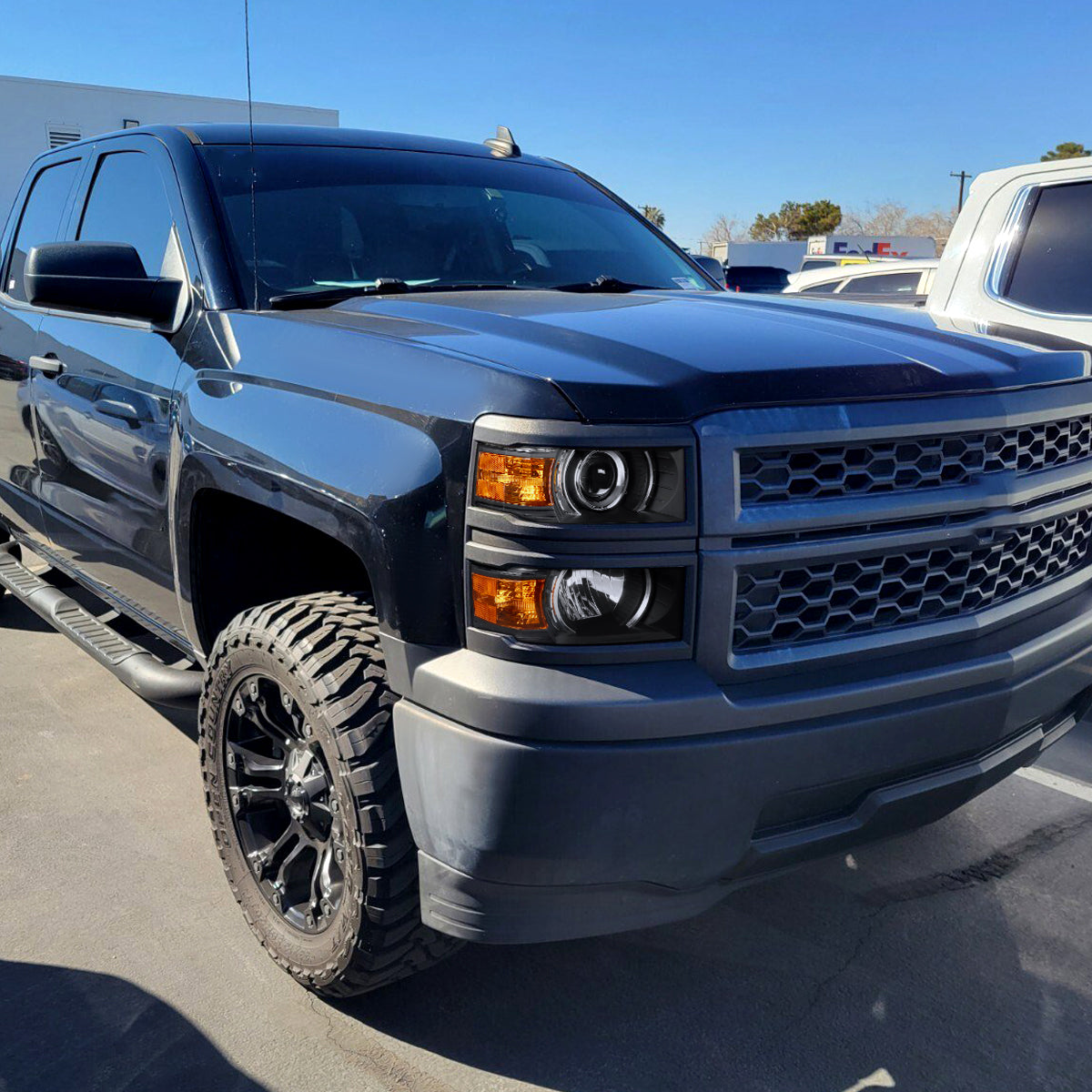2014-2015 Chevrolet Silverado 1500 Projector Headlights (Matte Black Housing/Clear Lens)