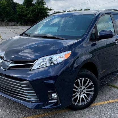 2011-2020 Toyota Sienna Driver/Left Side Projector Headlights (Chrome Housing/Clear Lens)