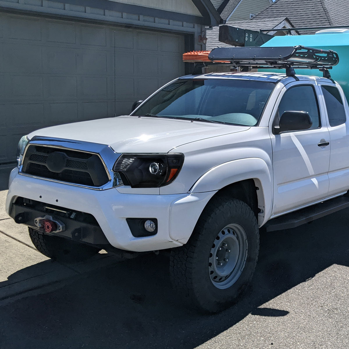 2012-2015 Toyota Tacoma Retro Style Projector Headlights (Matte Black Housing/Clear Lens)
