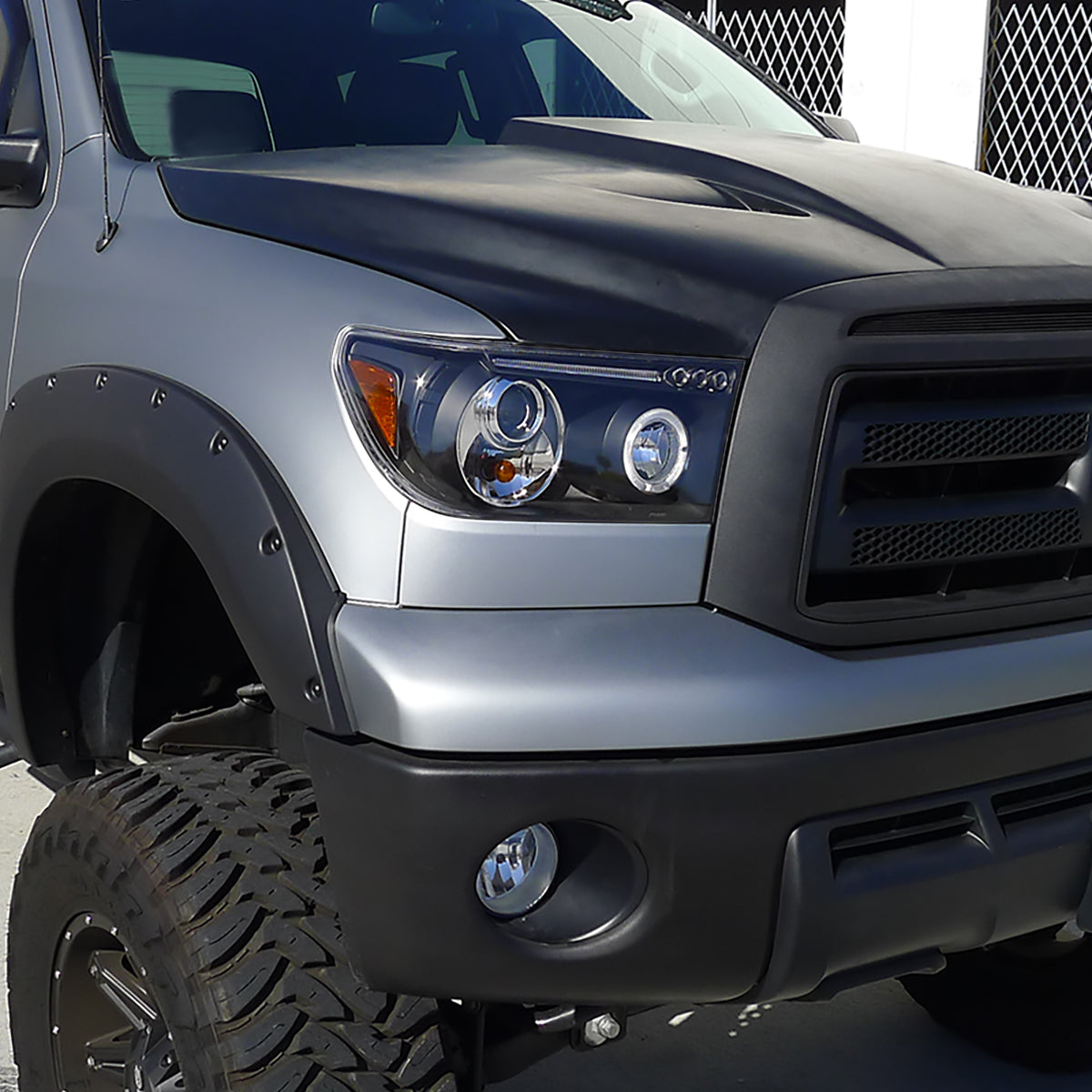 2007-2013 Toyota Tundra/ 2008-2017 Sequoia Single Halo Projector Headlights (Matte Black Housing/Clear Lens)