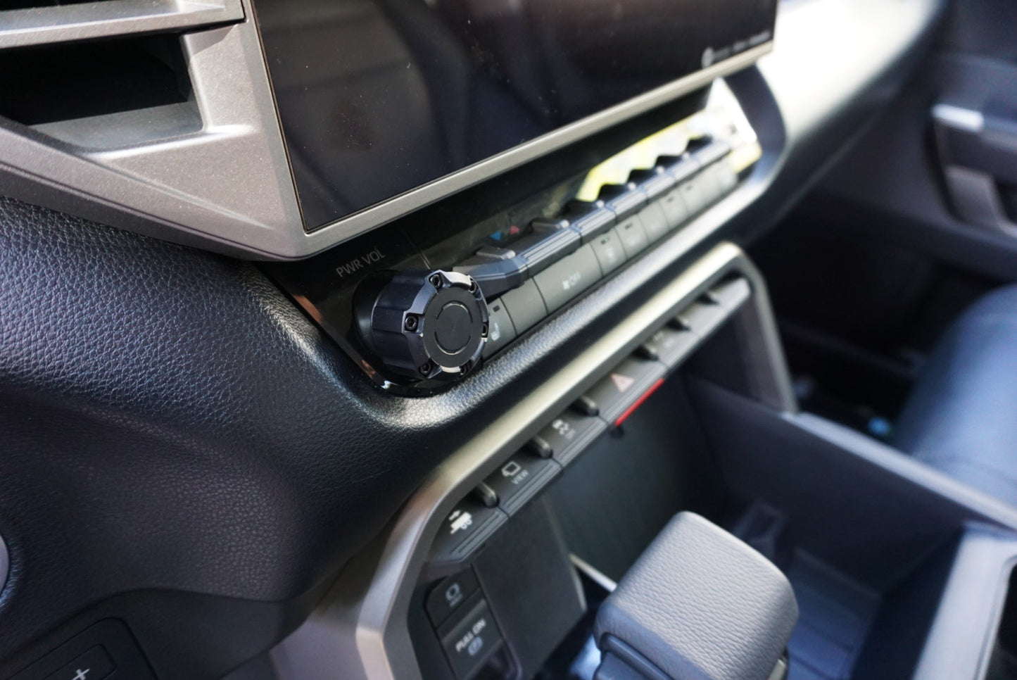 V1 Radio + Drive Mode Knob Set (2022+ Tundra) - BLACK