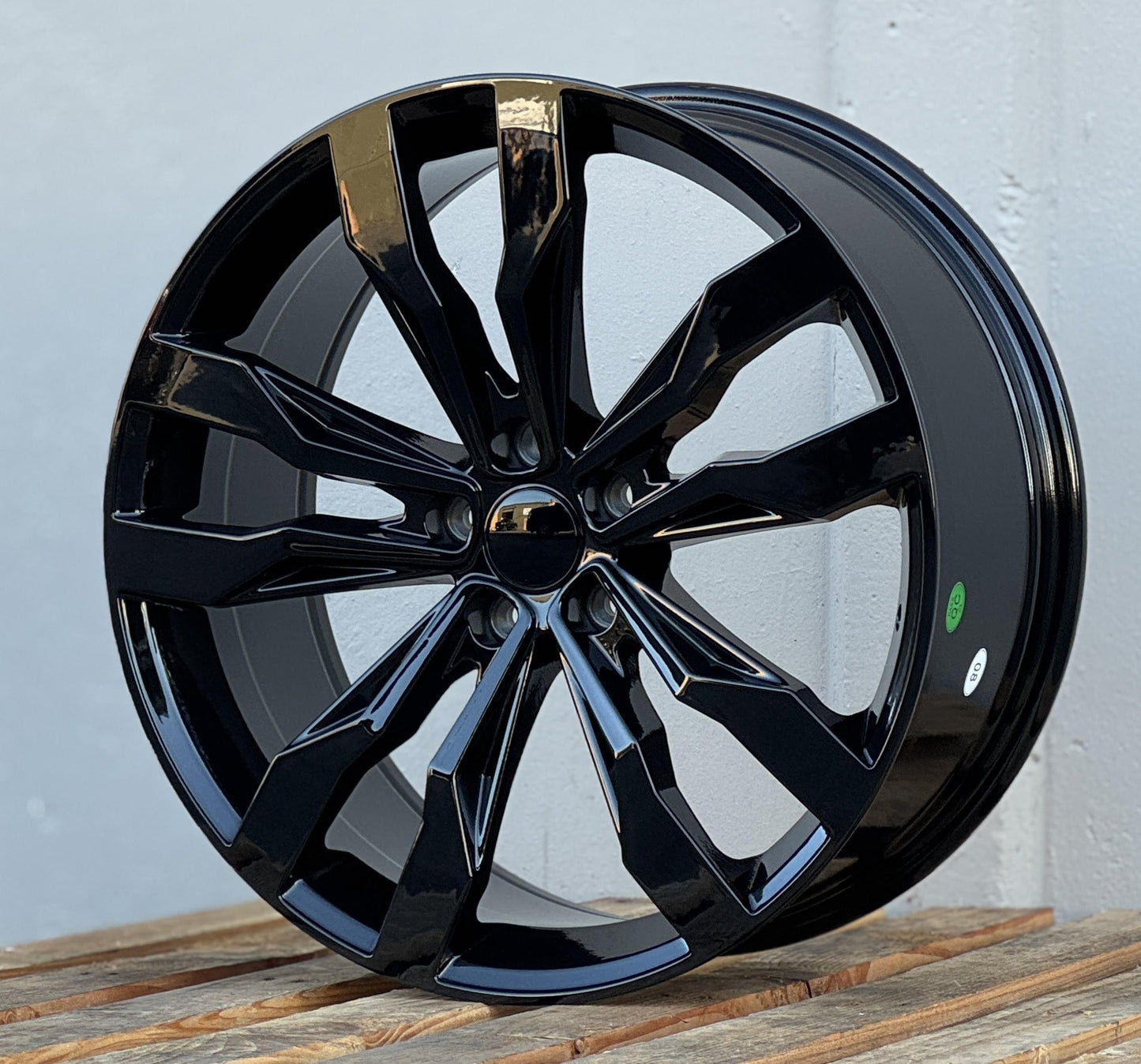 VW1 19x8.5 5x112 +42 57.1 Gloss Black