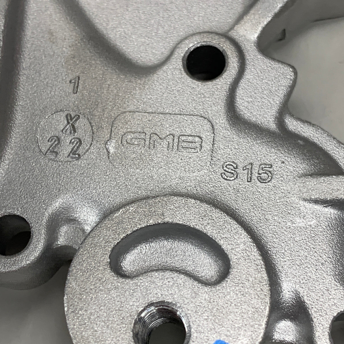 GMB Engine Water Pump for Suzuki/Pontiac/Geo/Chevrolet Vehicles 187412 165-1150