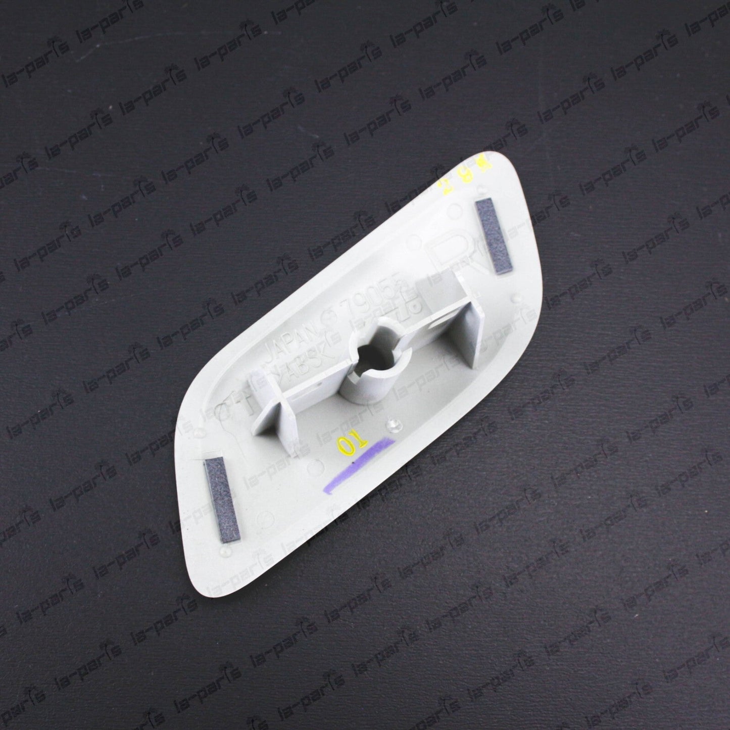 New Genuine Lexus 08-13 LX570 White Passenger side Headlamp Washer Nozzle Cap