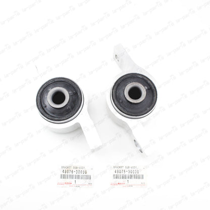 NEW GENUINE LEXUS FRONT LOWER CONTROL ARM BUSHINGS 48075-30030 48076-30030