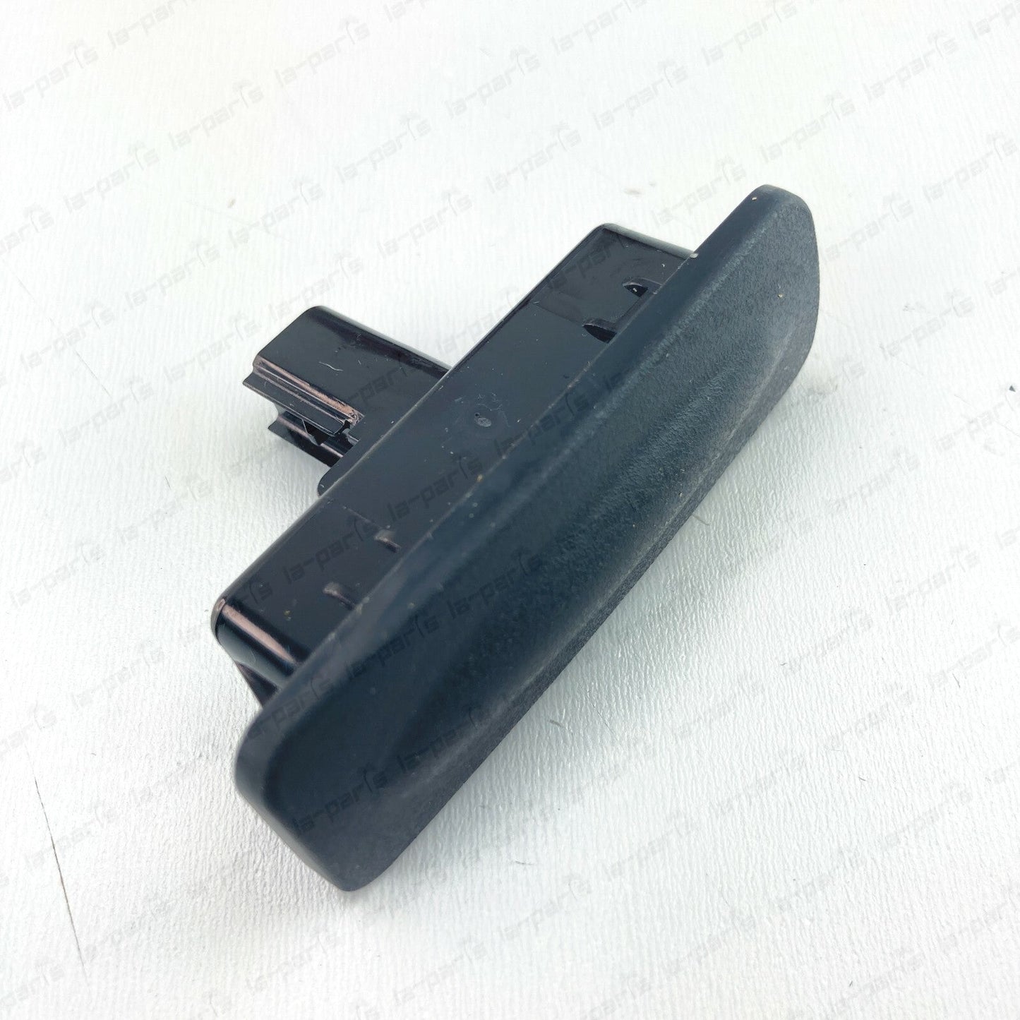 KIA HYUNDAI 13-17 ELANTRA GT TAIL GATE HANDLE TRUNK LID LOCK BUTTON 81260-A5000