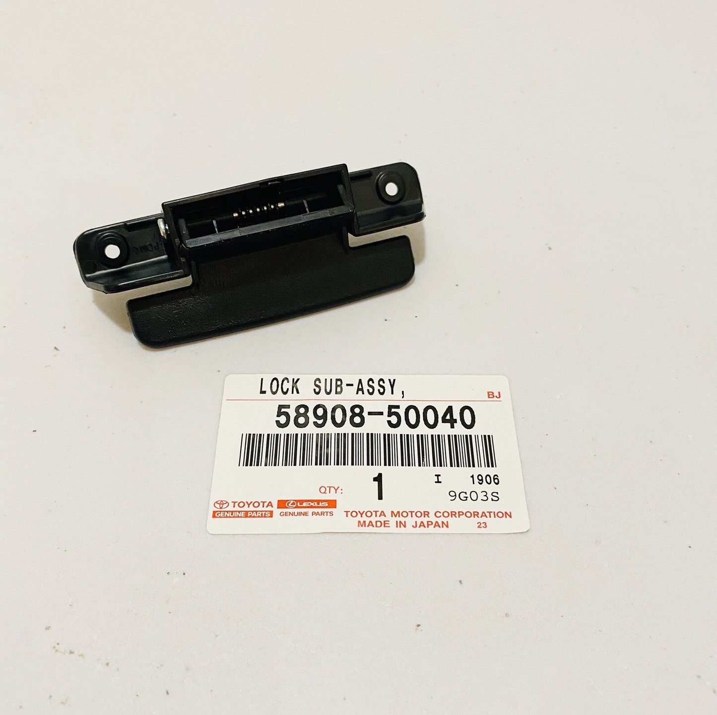 GENUINE LEXUS 01-06 LS430 CENTER CONSOLE COMPARTMENT COVER LOCK 58908-50040