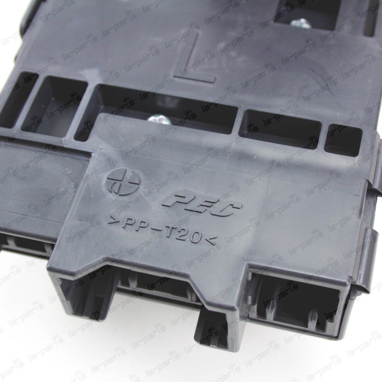 NEW GENUINE TOYOTA 2001-2005 RAV4  FUSIBLE LINK BLOCK ASSY 82620-42040