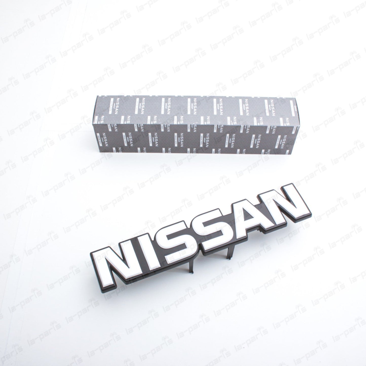 Genuine Nissan 87-99 Safari Y60 Patrol Front Radiator Grille Emblem 62890-06J00