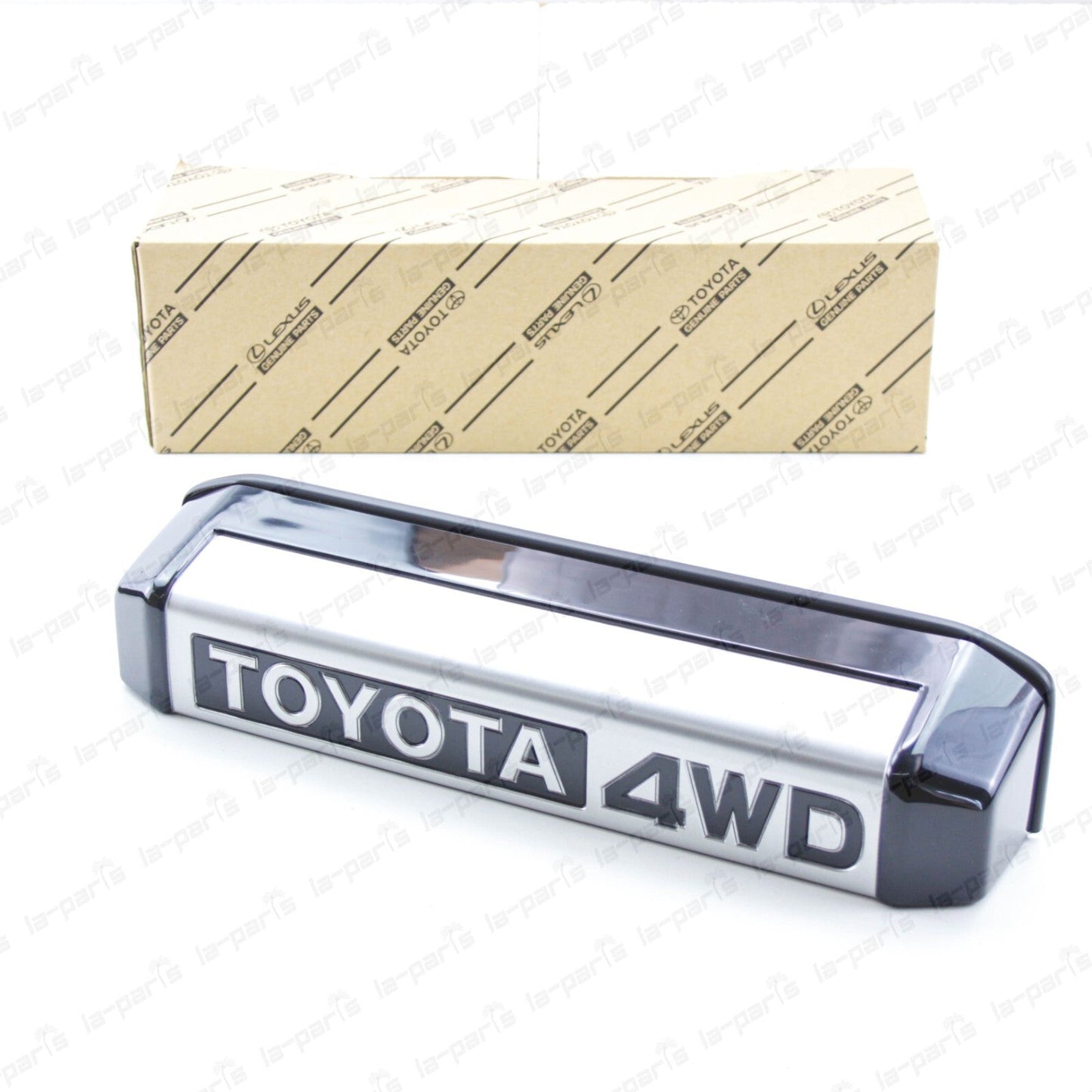 NEW GENUINE TOYOTA LAND CRUISER 70 LICENSE PLATE LAMP COVER 4WD 81276-90K02