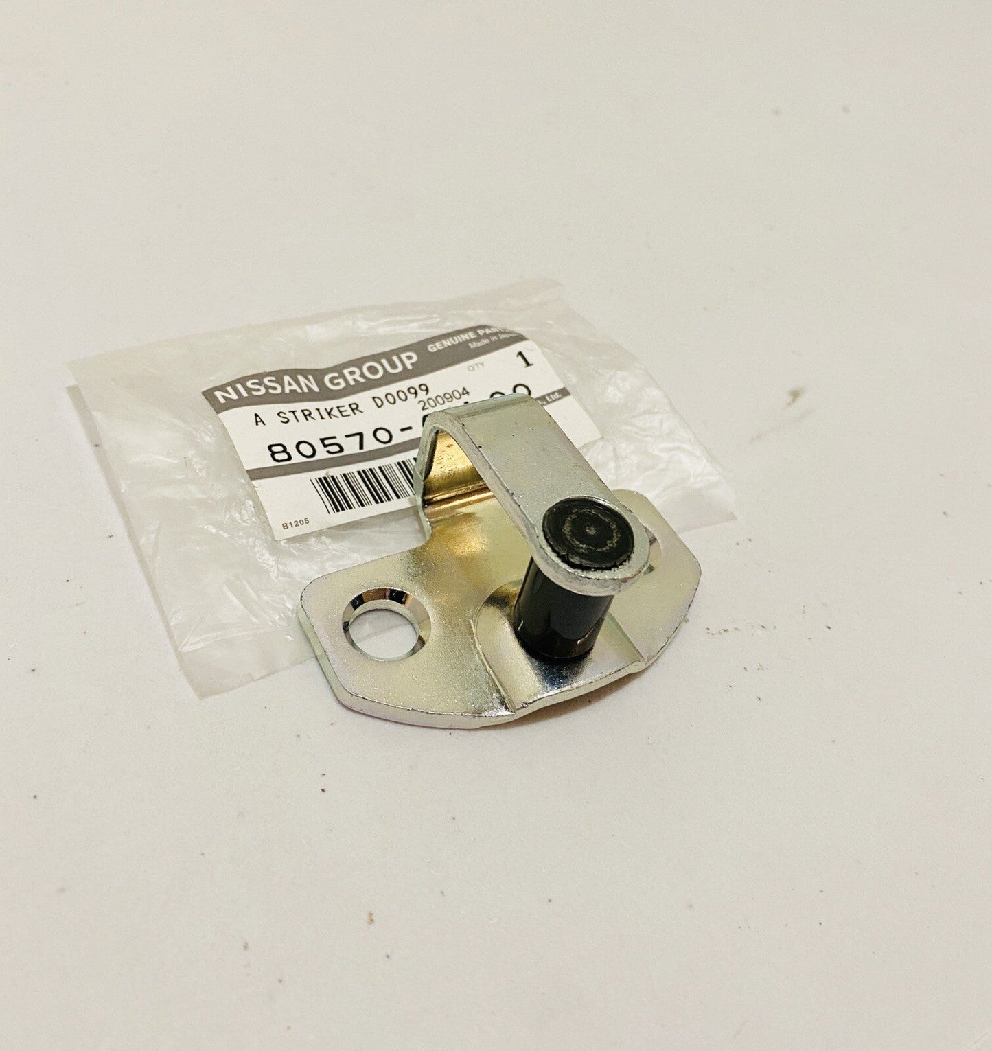 Genuine For Nissan Door Striker Latch RH=LH S12 S13 240SX Z31 300ZX 80570-41L00