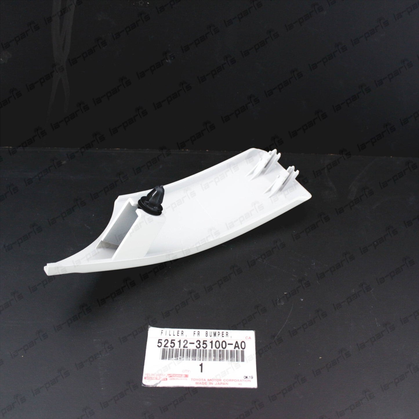 New Genuine Toyota FJ Cruiser 07-14 WHITE Front RH Bumper Filler 52512-35100-A0