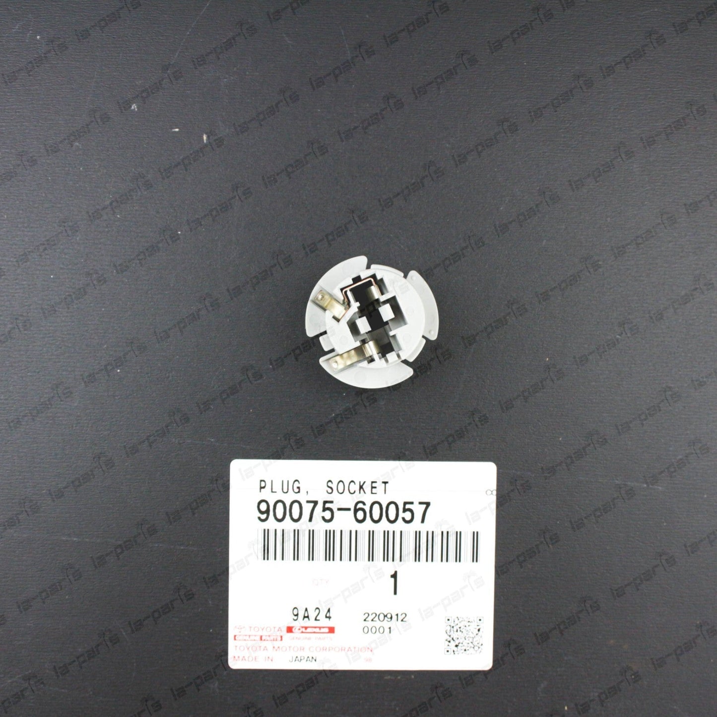 GENUINE TOYOTA 2003-2009 TOYOTA 4RUNNER REAR TURN SIGNAL LAMP SOCKET 90075-60057