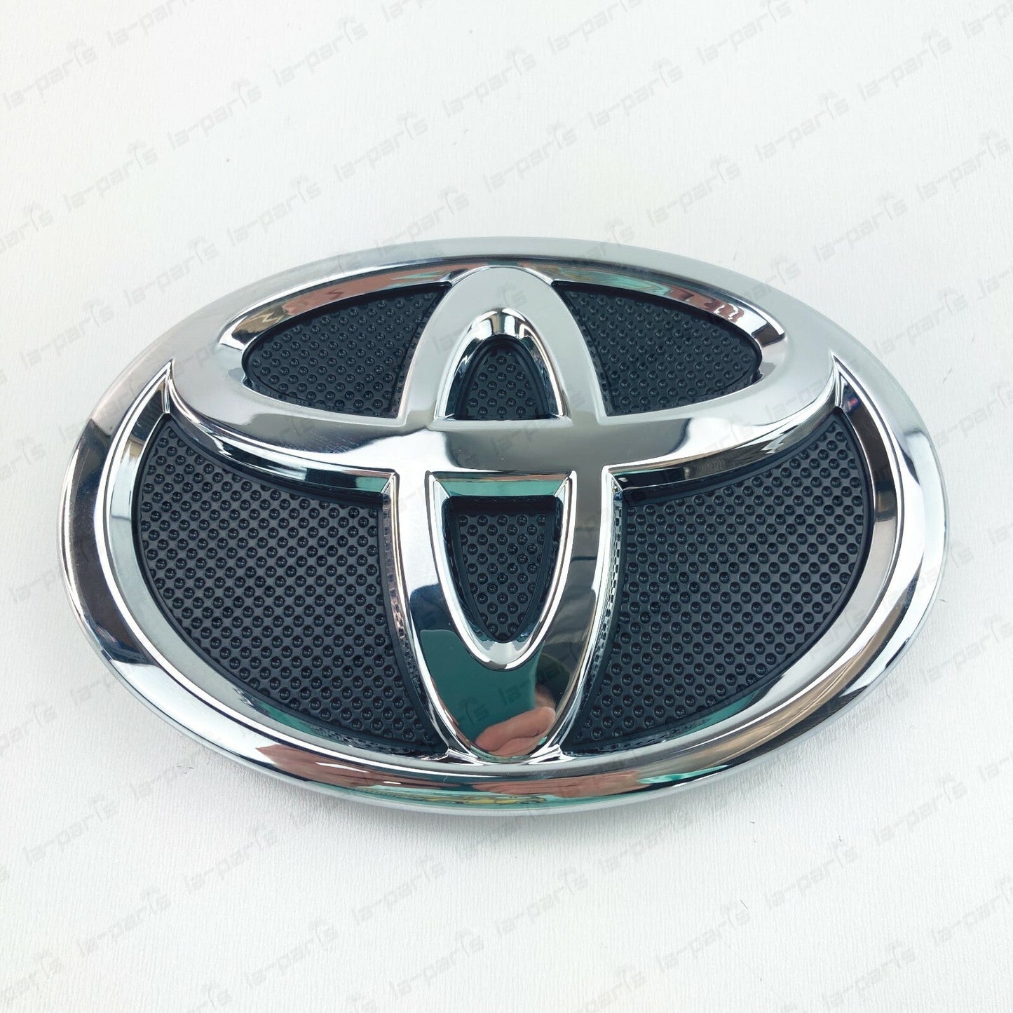GENUINE TOYOTA CAMRY LE XL  AVALON  FRONT RADIATOR GRILLE EMBLEM 75310-06010