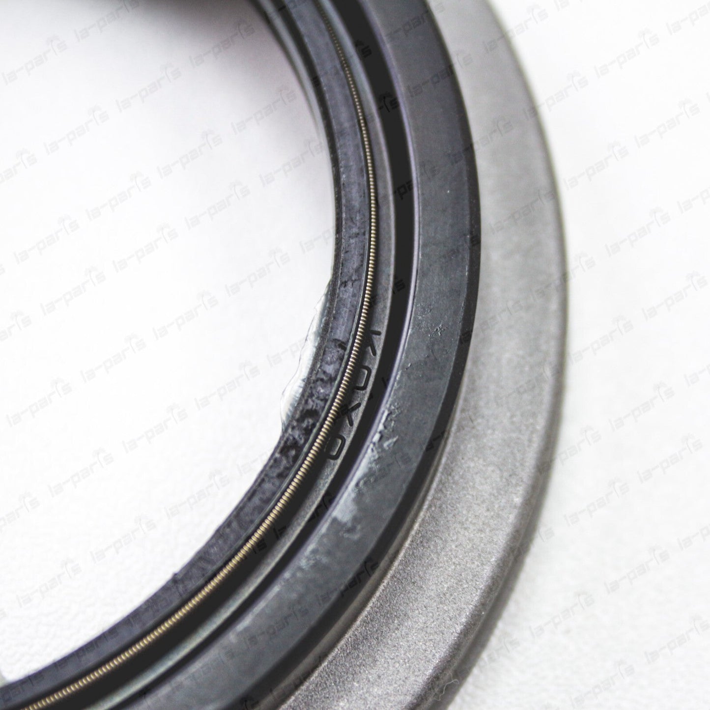 Genuine Toyota Sequoia Tundra Tacoma Front Outer Hub Oil Seal LH/RH 90316-69001