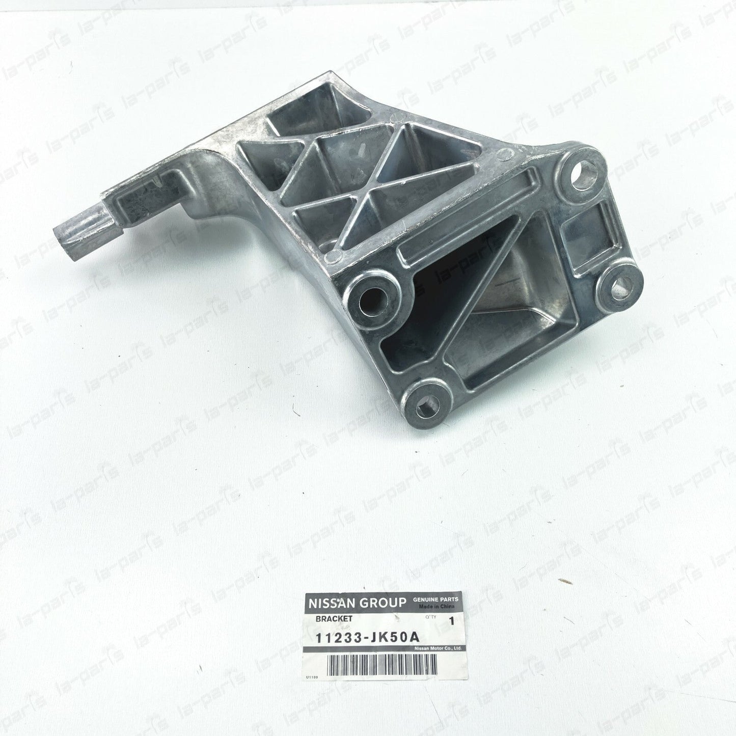 NEW GENUINE INFINITI 09-13 AWD G37 3.7 V6 FRONT MOUNT BRACKET DRIVER SIDE