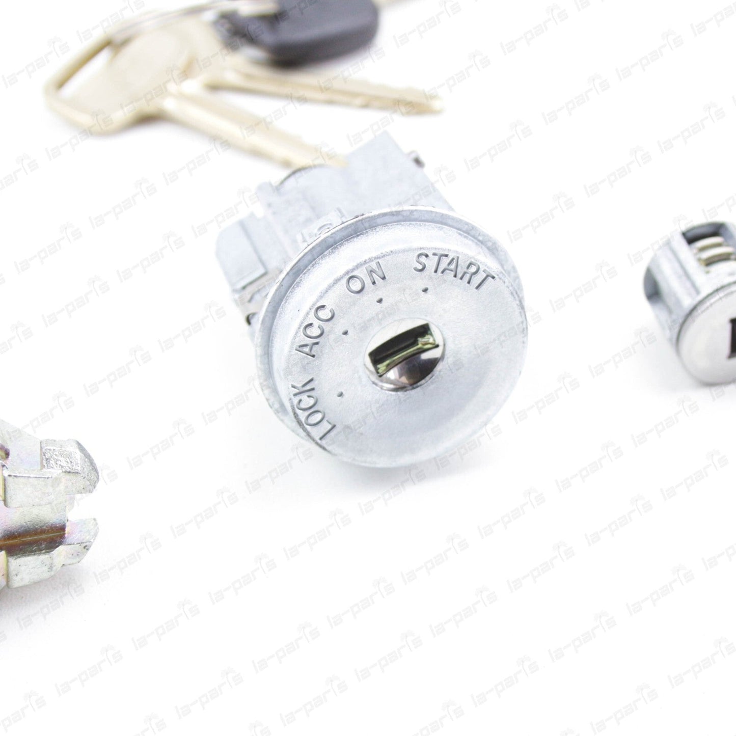 New Genuine Toyota 2005-2011 HILUX Lock Cylinder Set 69005-0K340