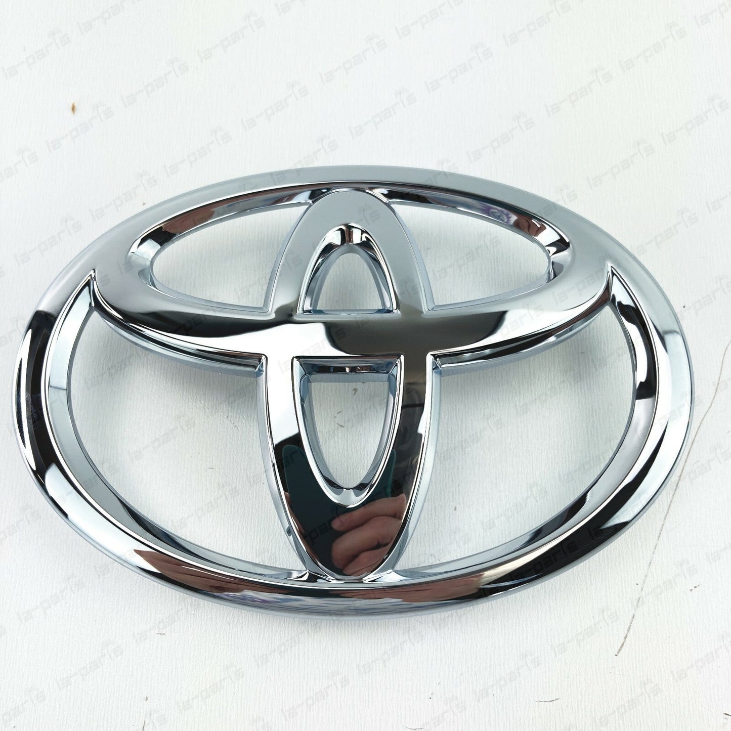GENUINE TOYOTA 13-19 YARIS NSP15 NCP15 RADIATOR GRILLE  EMBLEM 75311-02190