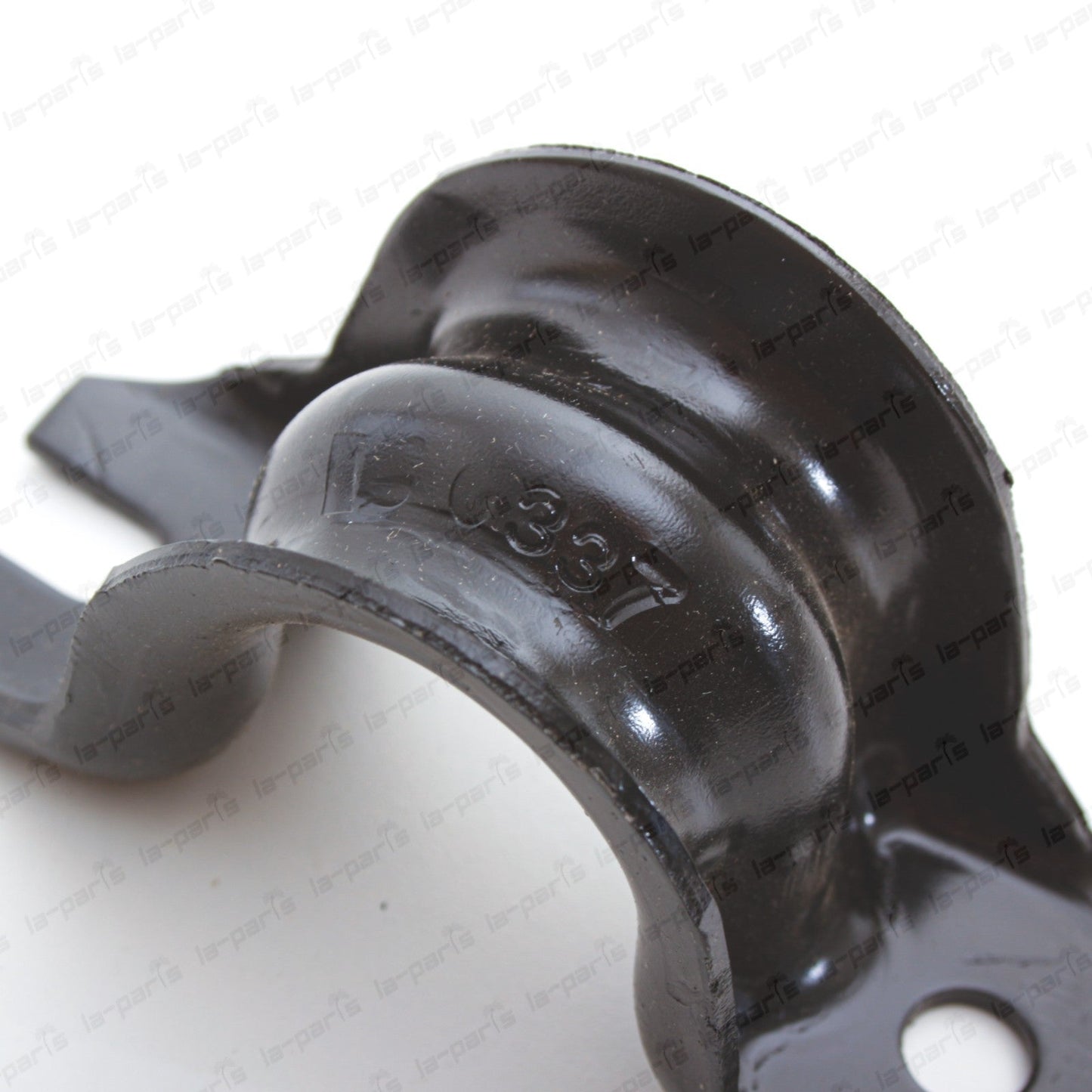 New Genuine OEM Nissan Armada Titan QX56 Rear Stabilizer Bar Bracket 56233-7S001