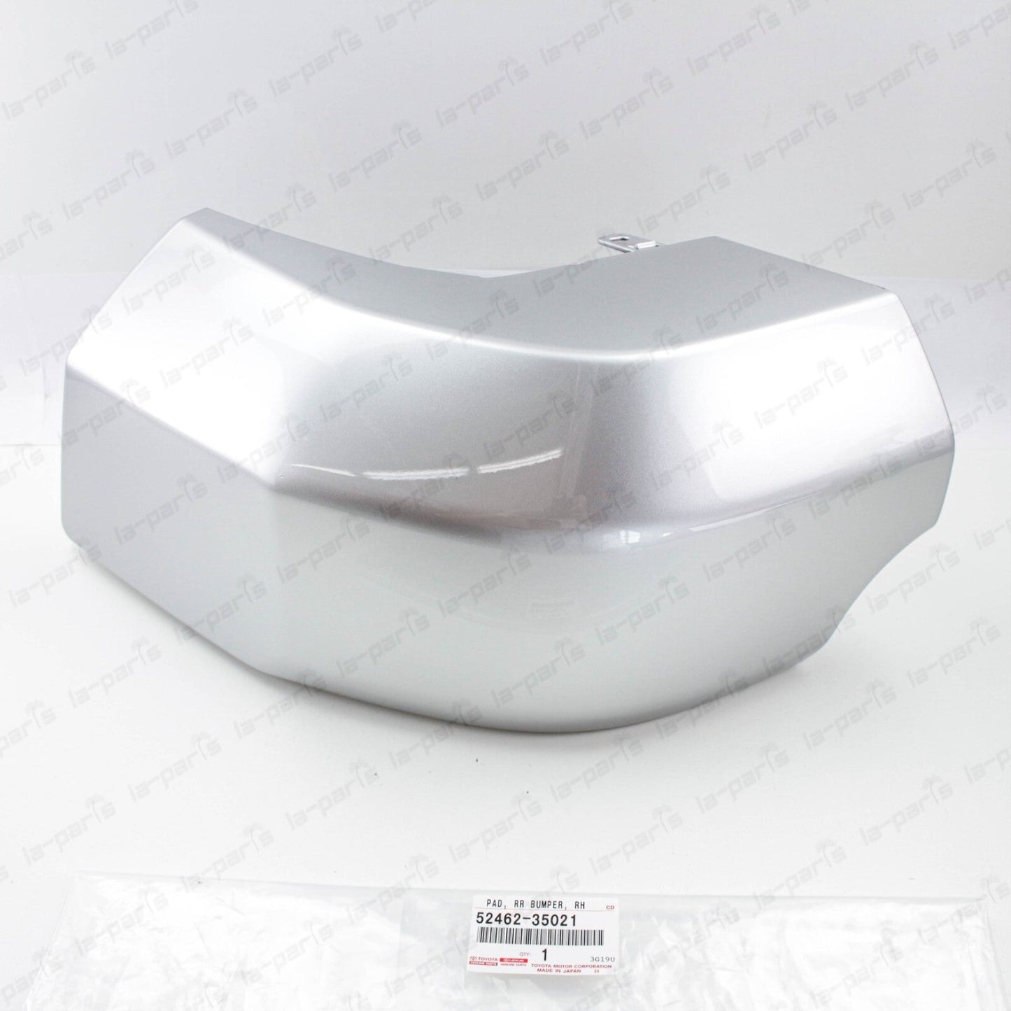 New Genuine Toyota 07-14 FJ CRUISER Passenger Side Rear Bumper Pad 52462-35021