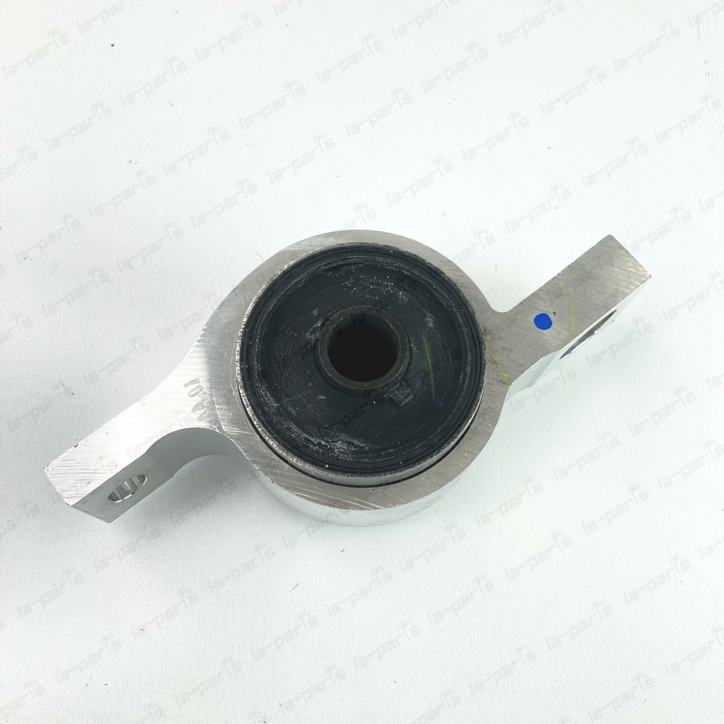NEW GENUINE LEXUS FRONT LEFT LOWER CONTROL ARM BUSHINGS 48076-30030