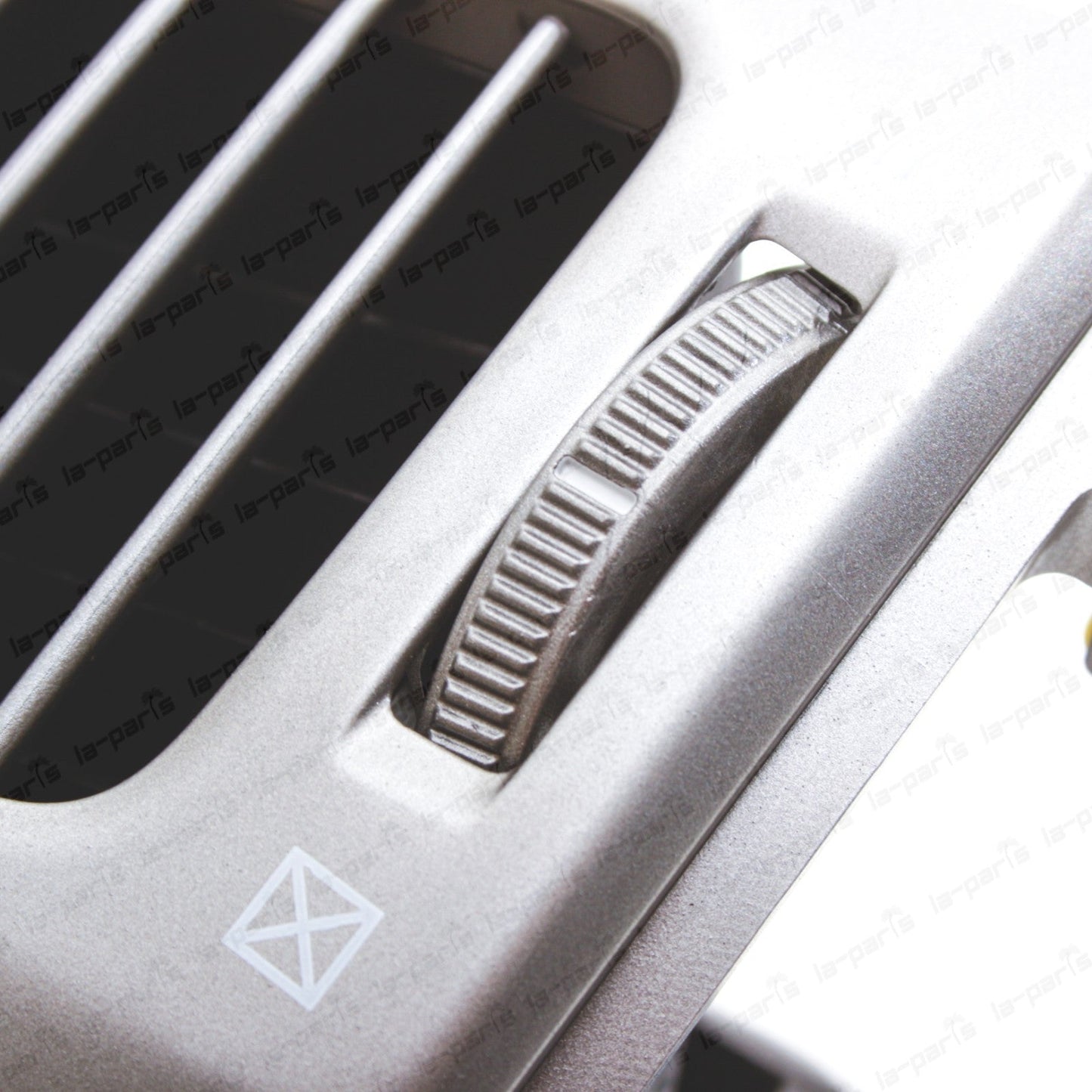 New Genuine OEM Toyota Lexus 02-07 LX470 Center LH Air Vent Register 55660-60900