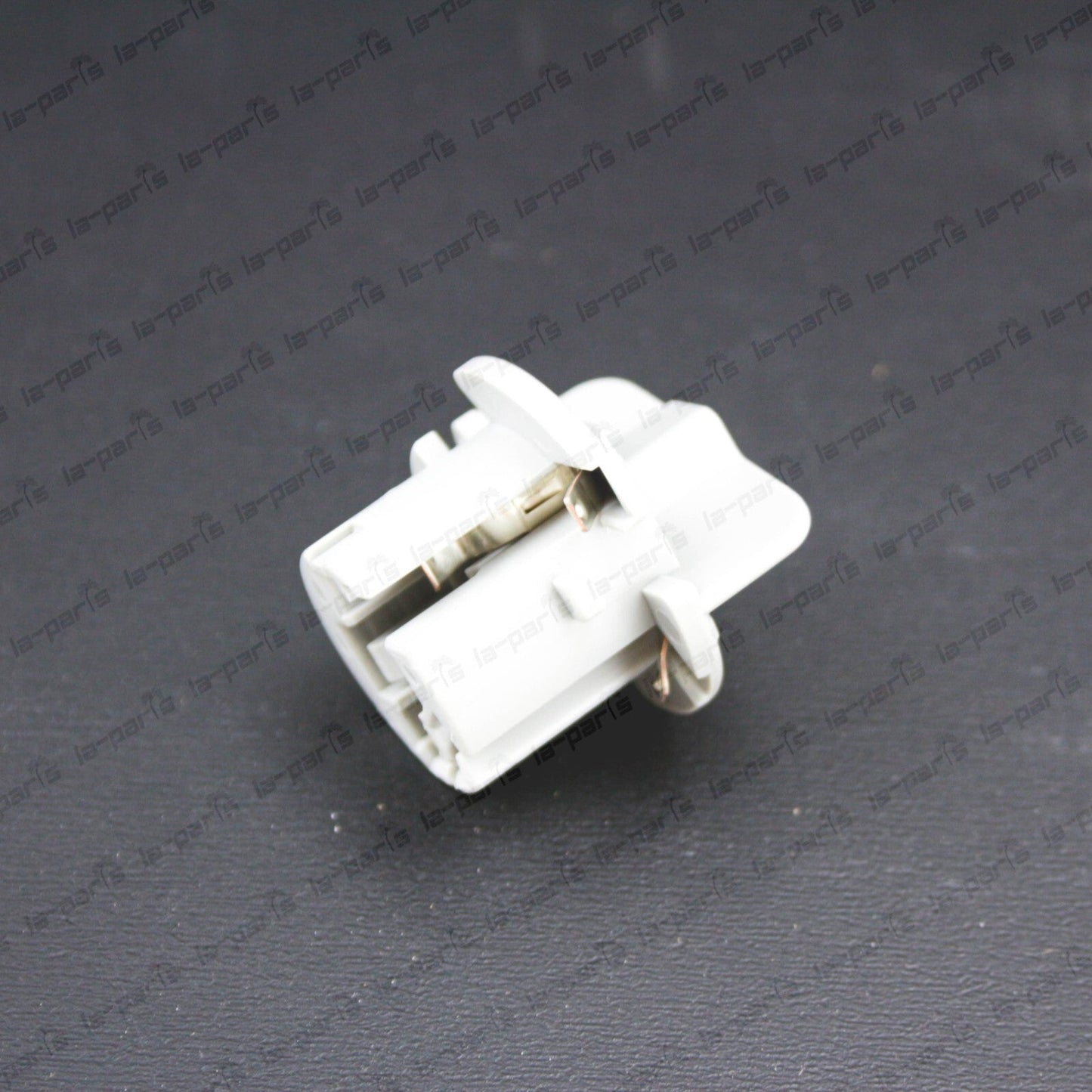 GENUINE TOYOTA 2003-2009 TOYOTA 4RUNNER REAR TURN SIGNAL LAMP SOCKET 90075-60057
