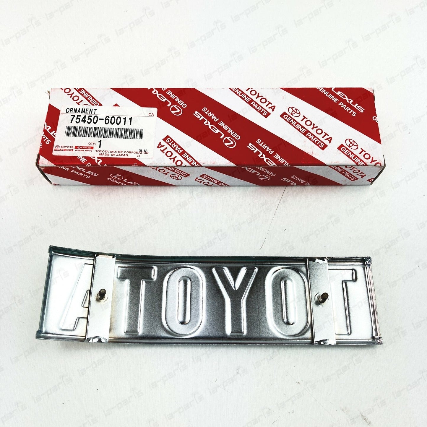 GENUINE TOYOTA FJ40 73-80 LAND CRUISER REAR RIGHT QUARTER EMBLEM 75450-60011