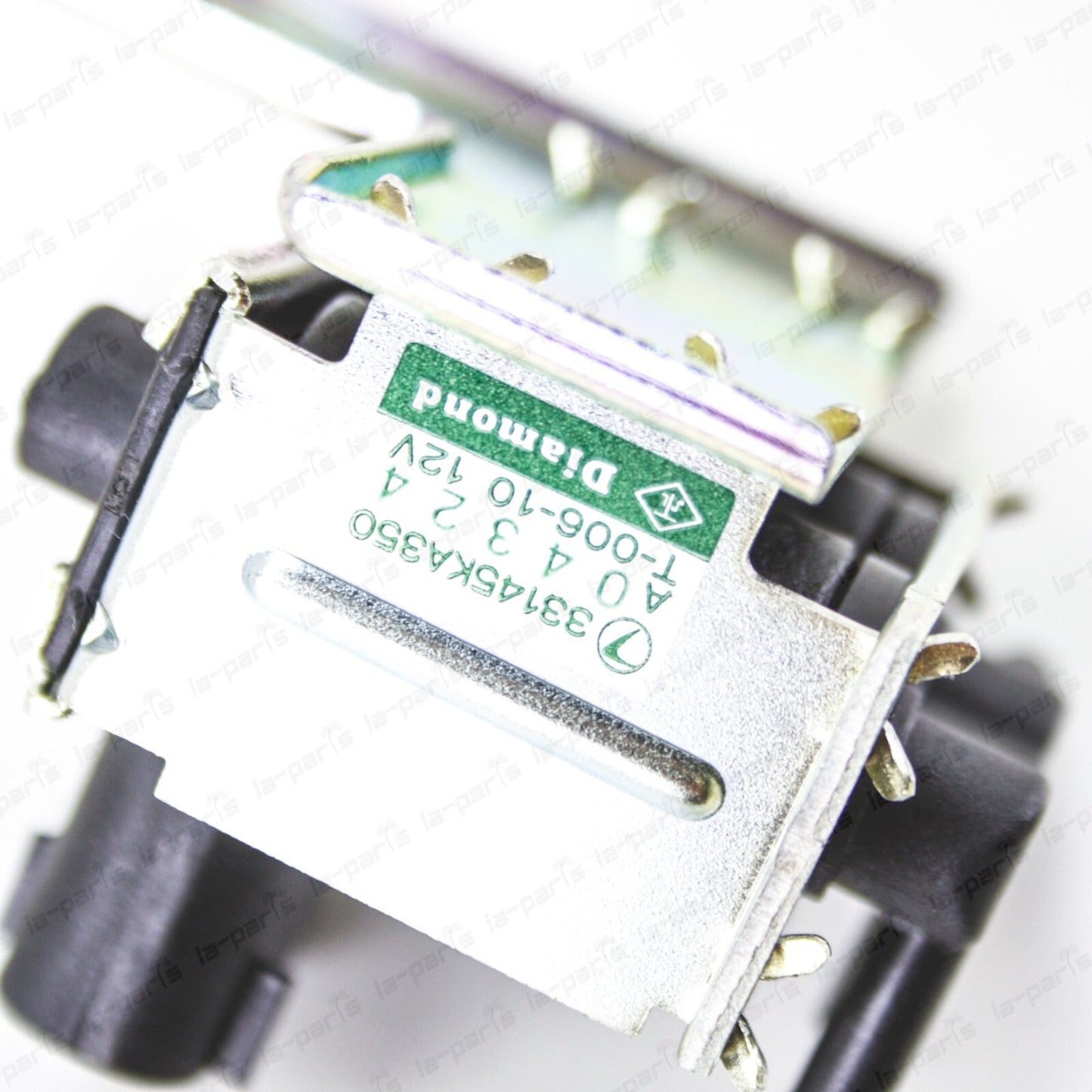 New Genuine OEM Subaru Sambar 4WD Switching Solenoid Valve 33145KA350