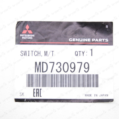 NEW GENUINE MITSUBISHI BACKUP REVERSE LIGHT SWITCH MT MD730979