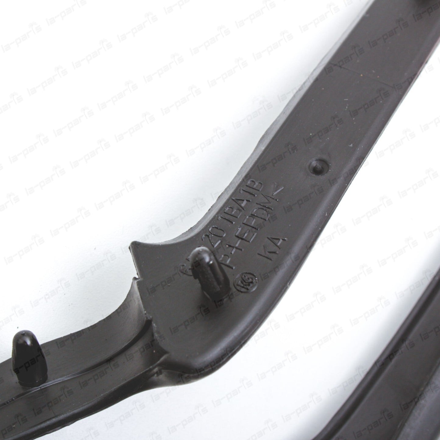 New Genuine Nissan Infiniti 08-12 EX35 EX37 14-17 QX50 Hood Seal 65820-1BA1B