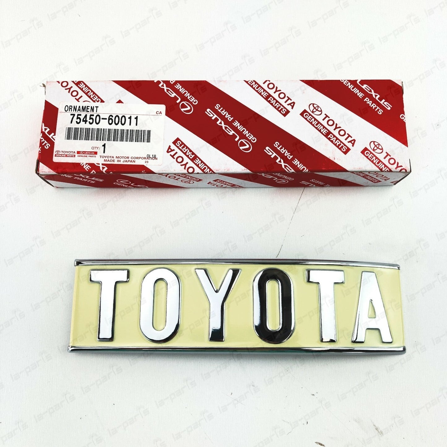 GENUINE TOYOTA FJ40 73-80 LAND CRUISER REAR RIGHT QUARTER EMBLEM 75450-60011