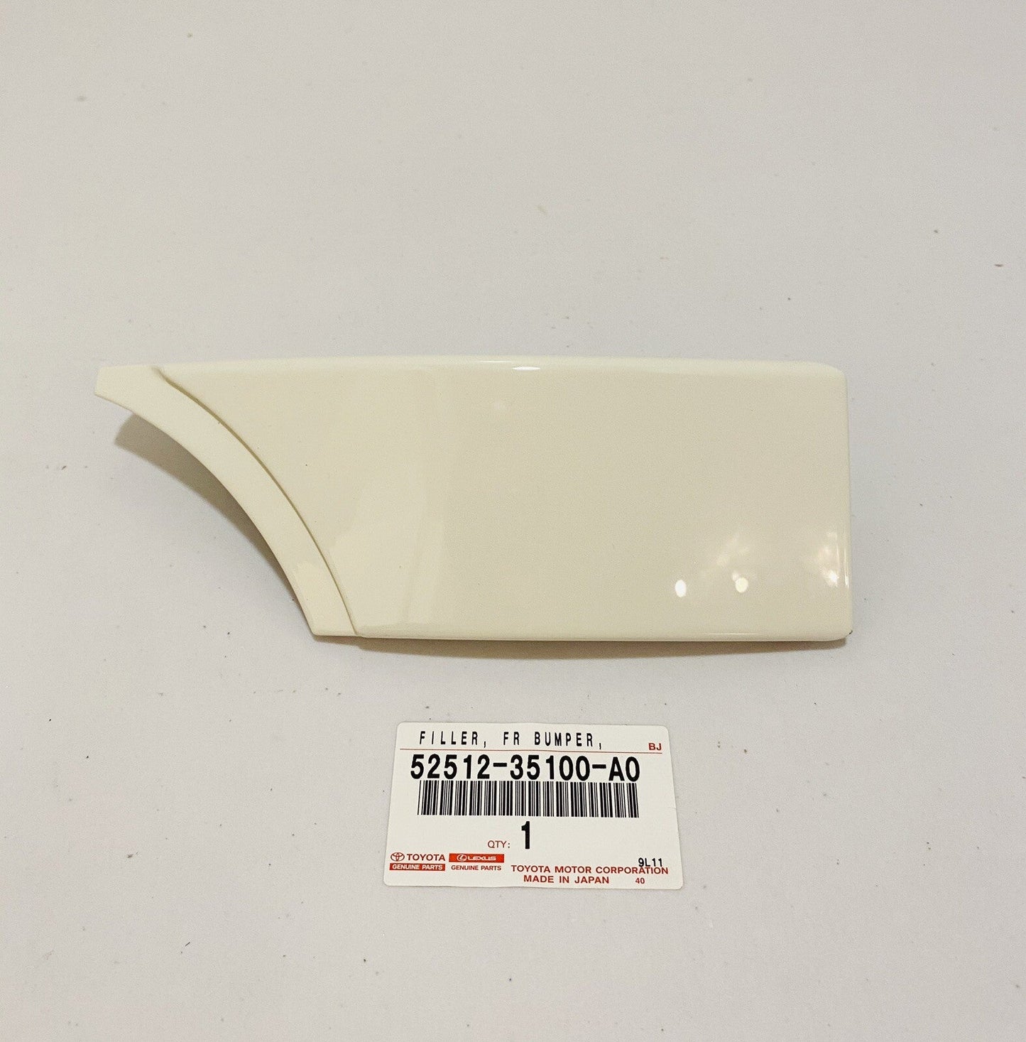 New Genuine Toyota FJ Cruiser 07-14 WHITE Front RH Bumper Filler 52512-35100-A0