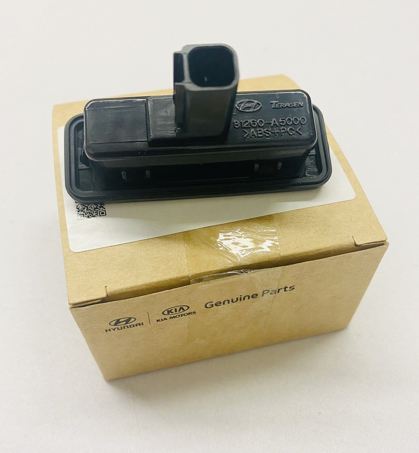 KIA HYUNDAI 13-17 ELANTRA GT TAIL GATE HANDLE TRUNK LID LOCK BUTTON 81260-A5000