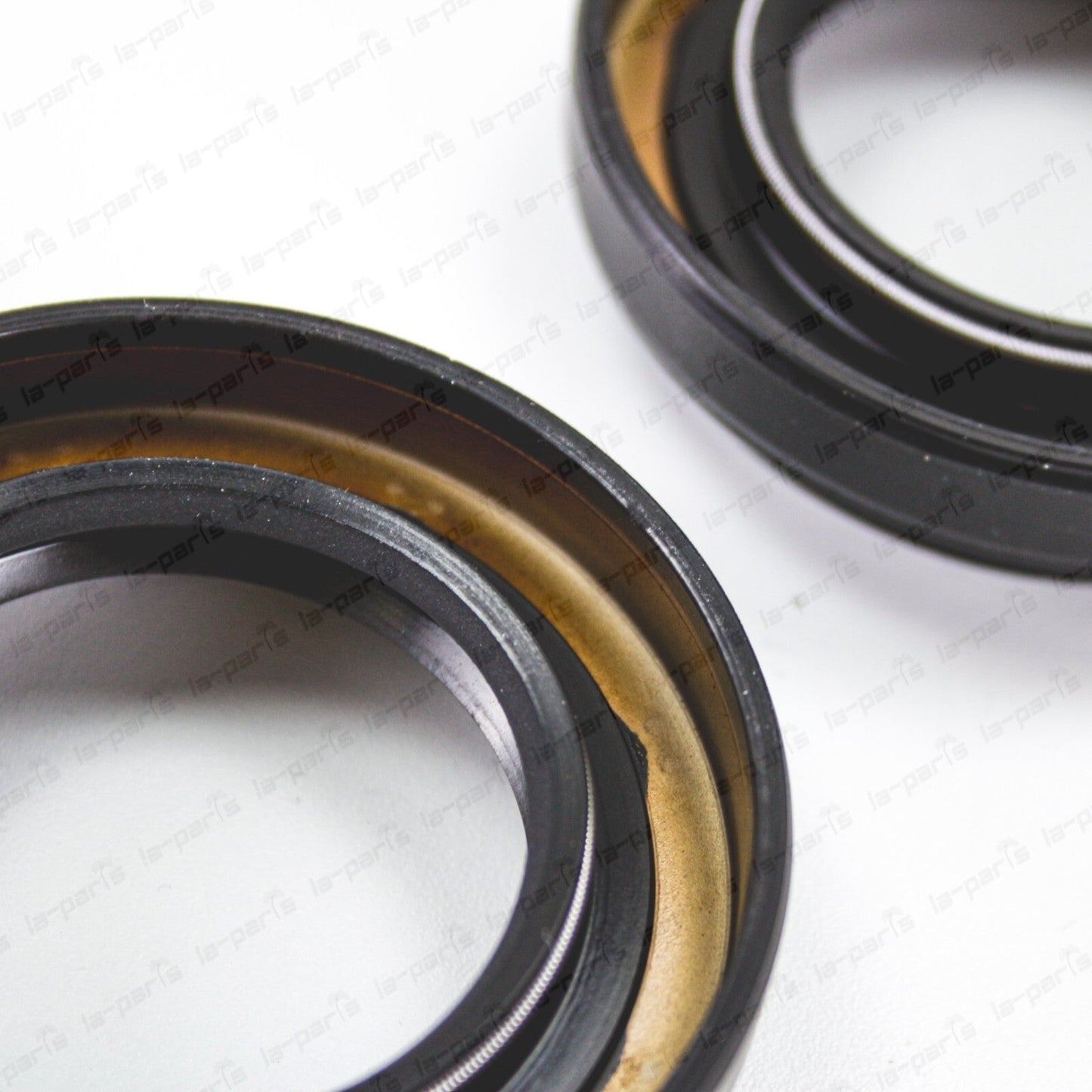 New Genuine Toyota Lexus 06-09 IS250 Rear Differential Axle Shaft Oil Seal PAIR