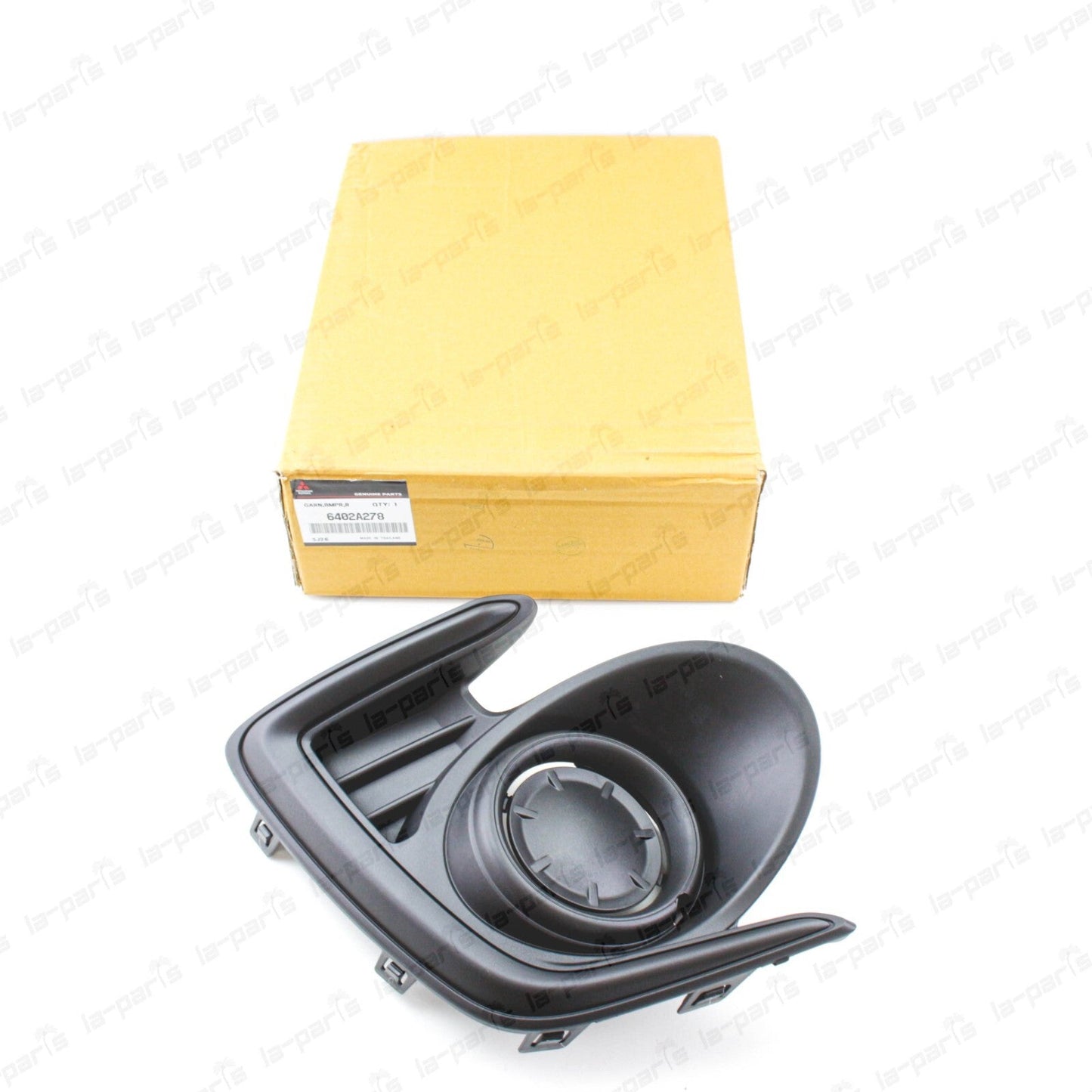 NEW GENUINE  MITSUBISHI MIRAGE G4 FOG LIGHT COVER BUMPER TRIM GARNISH RH