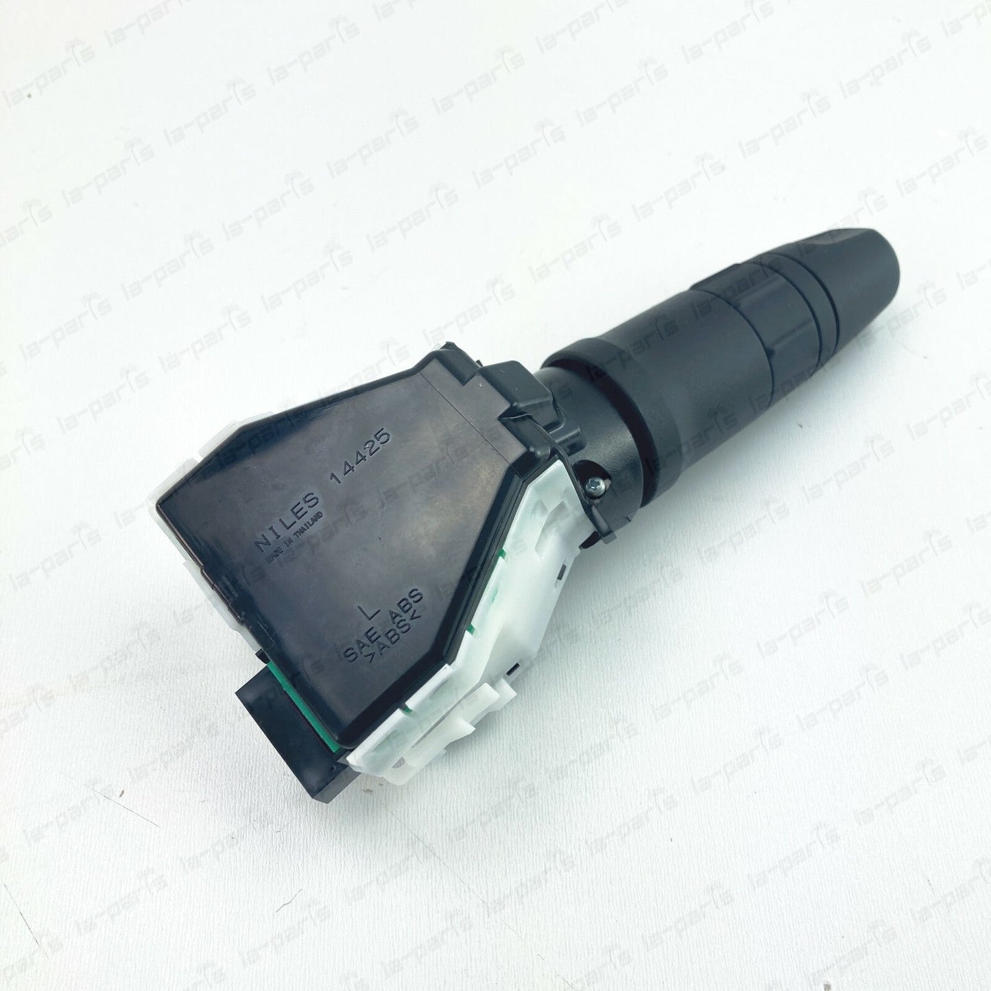 NEW GENUINE NISSAN ROGUE TITAN VERSA  SWITCH ASSY-TURN SIGNAL 25540-EE90E