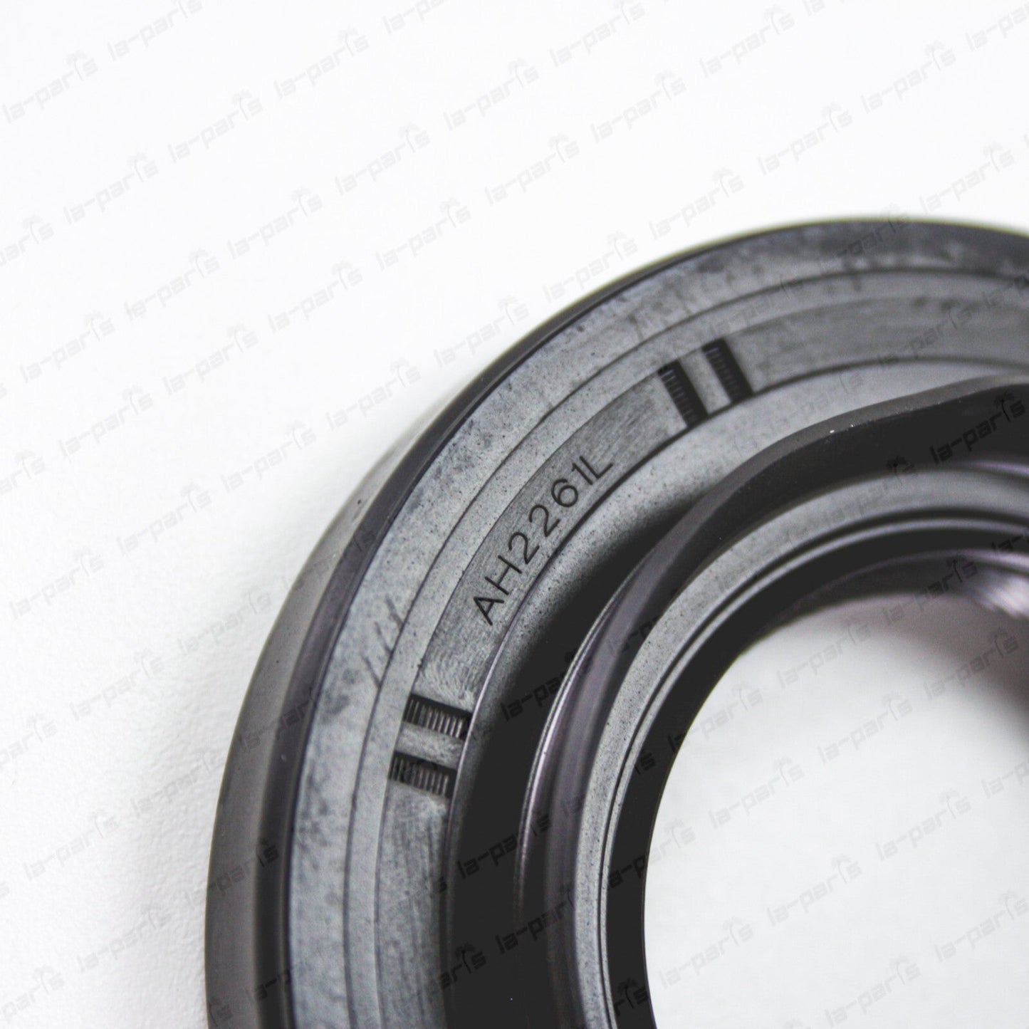 New Genuine Toyota Lexus Rear Differential Carrier Oil Seal 90311-38070